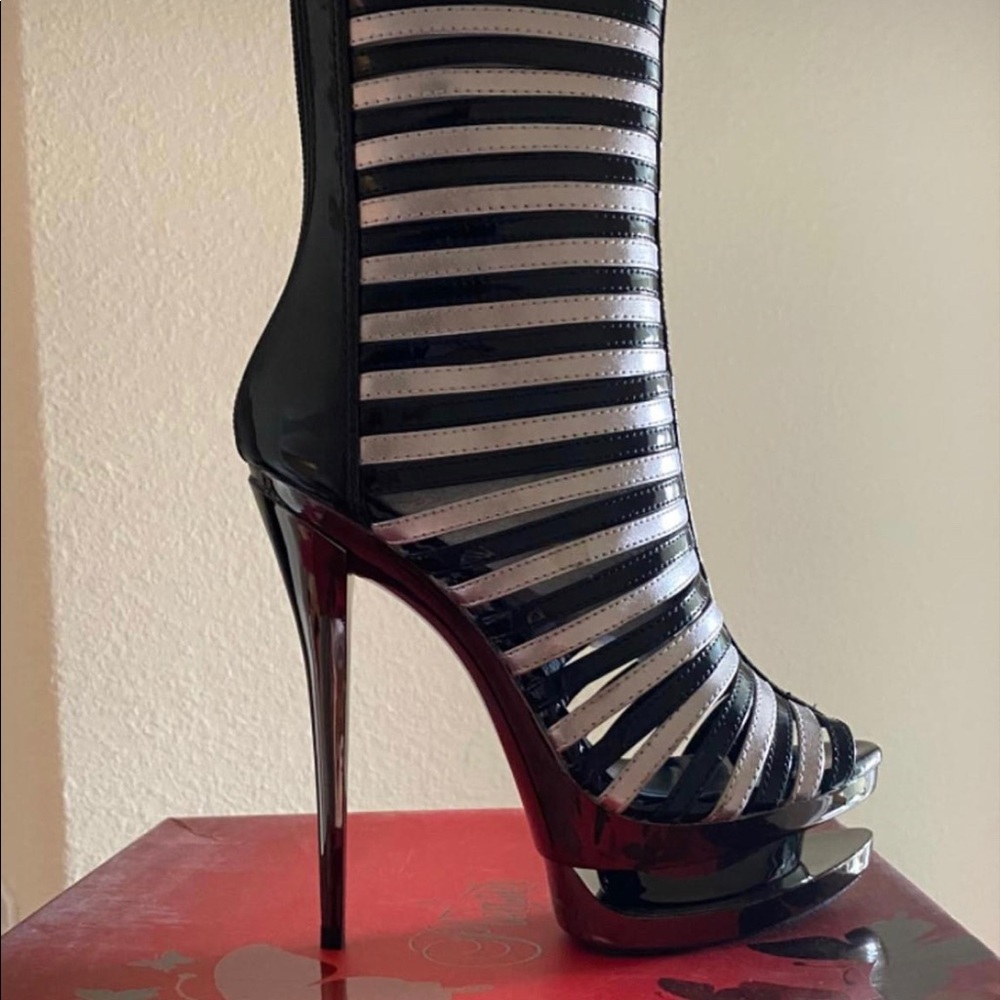 Please high heels shoes